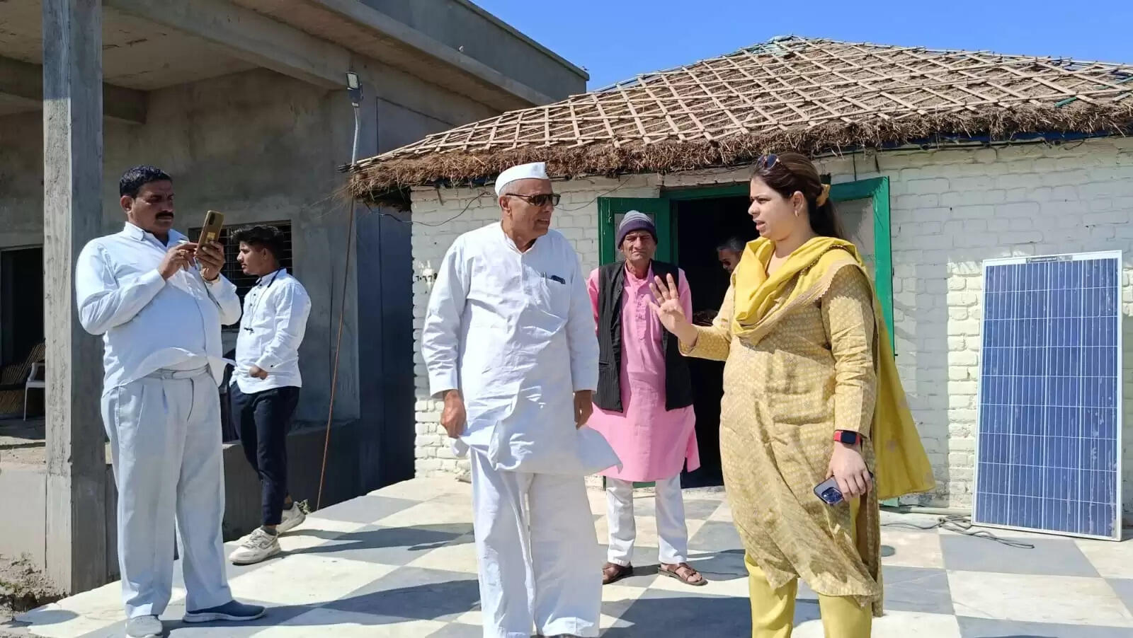 महाभारत कालीन ऋषि कण्व आश्रम का दौरा कर डीएम ने की विकास कार्यों की समीक्षा