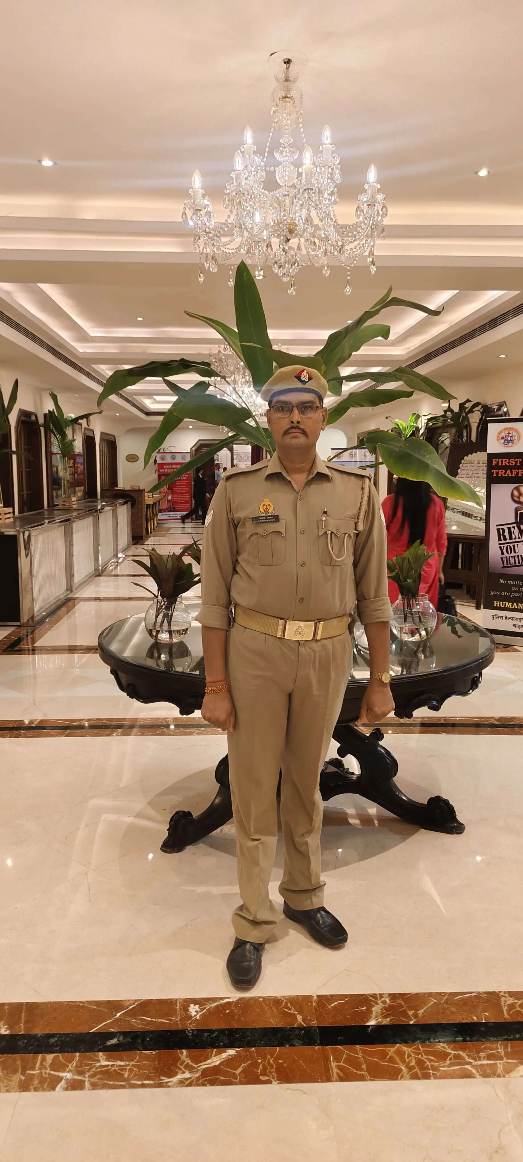 जौनपुर में होटल उत्सव मोटल में भीषण आग, सभी फंसे लोगों को सुरक्षित निकाला गया