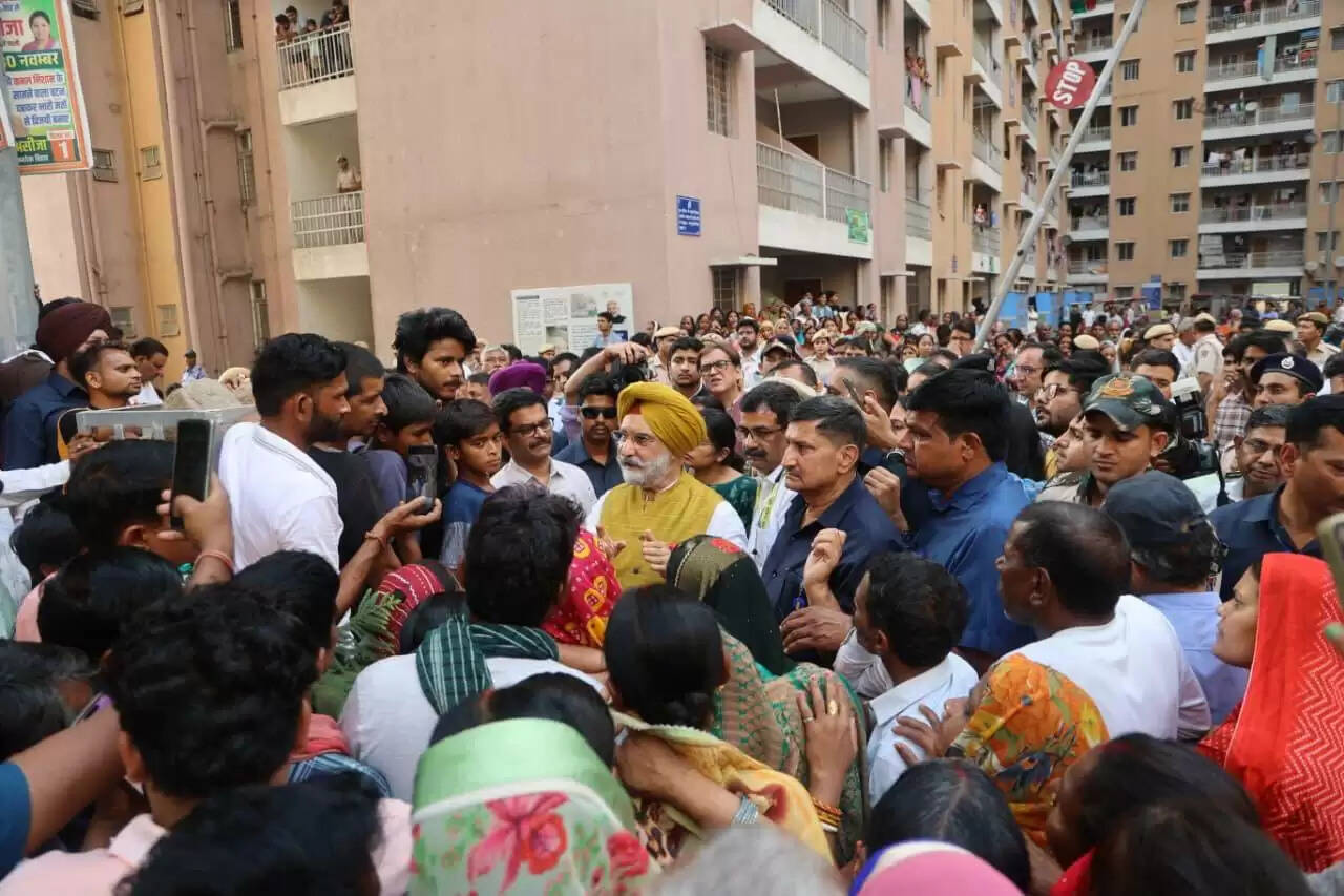 उपराज्यपाल ने जेलोरवाला बाग में स्थित डीडीए के अपार्टमेंट्स का किया दौरा