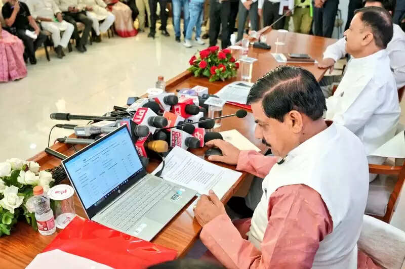 मप्र बोर्ड परीक्षा का परिणाम जारी, 12वीं में 74.48 और 10वीं में 76.22 प्रतिशत परीक्षार्थी हुए उत्तीर्ण