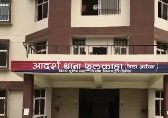 सांस्कृतिक कार्यक्रम देखकर लौट रहे युवक के सर में मारी गोली, गंभीर हालत में युवक रेफर