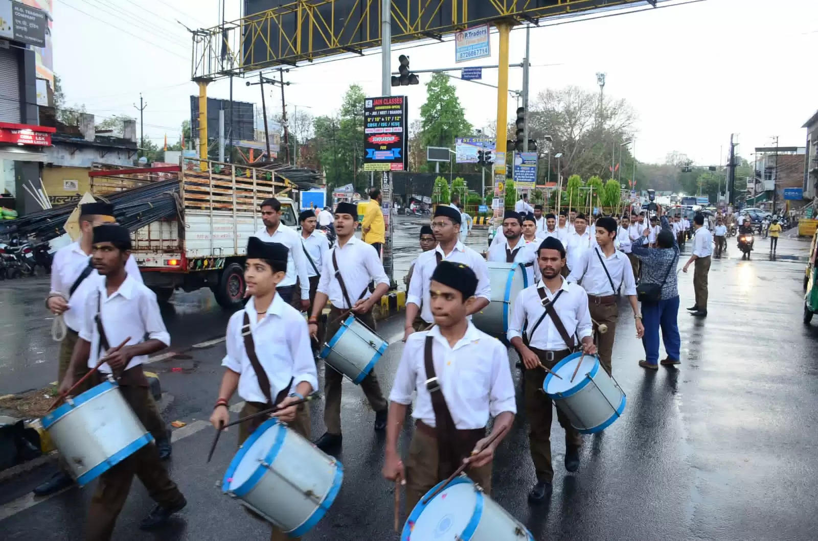 हिन्दू समाज में चेतना व स्वाभिमान जाग्रत करता है पथ संचलन : ब्रजेन्द्र