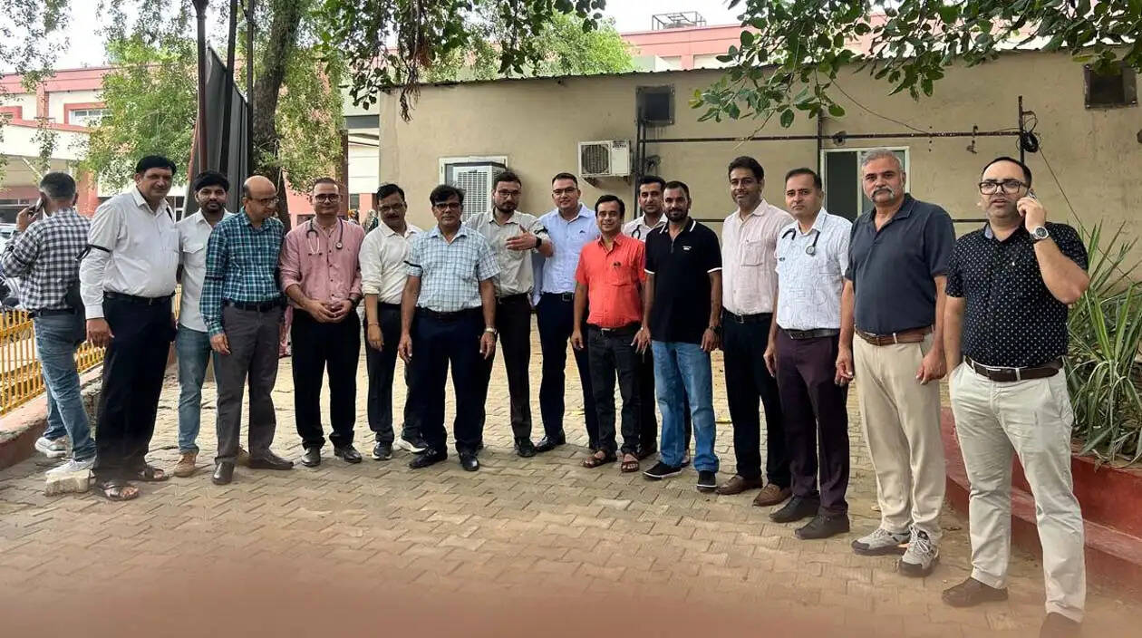 हिसार में अनुशासनात्मक कार्रवाई के खिलाफ हड़ताल पर रहे चिकित्सक, मरीज हुए परेशान