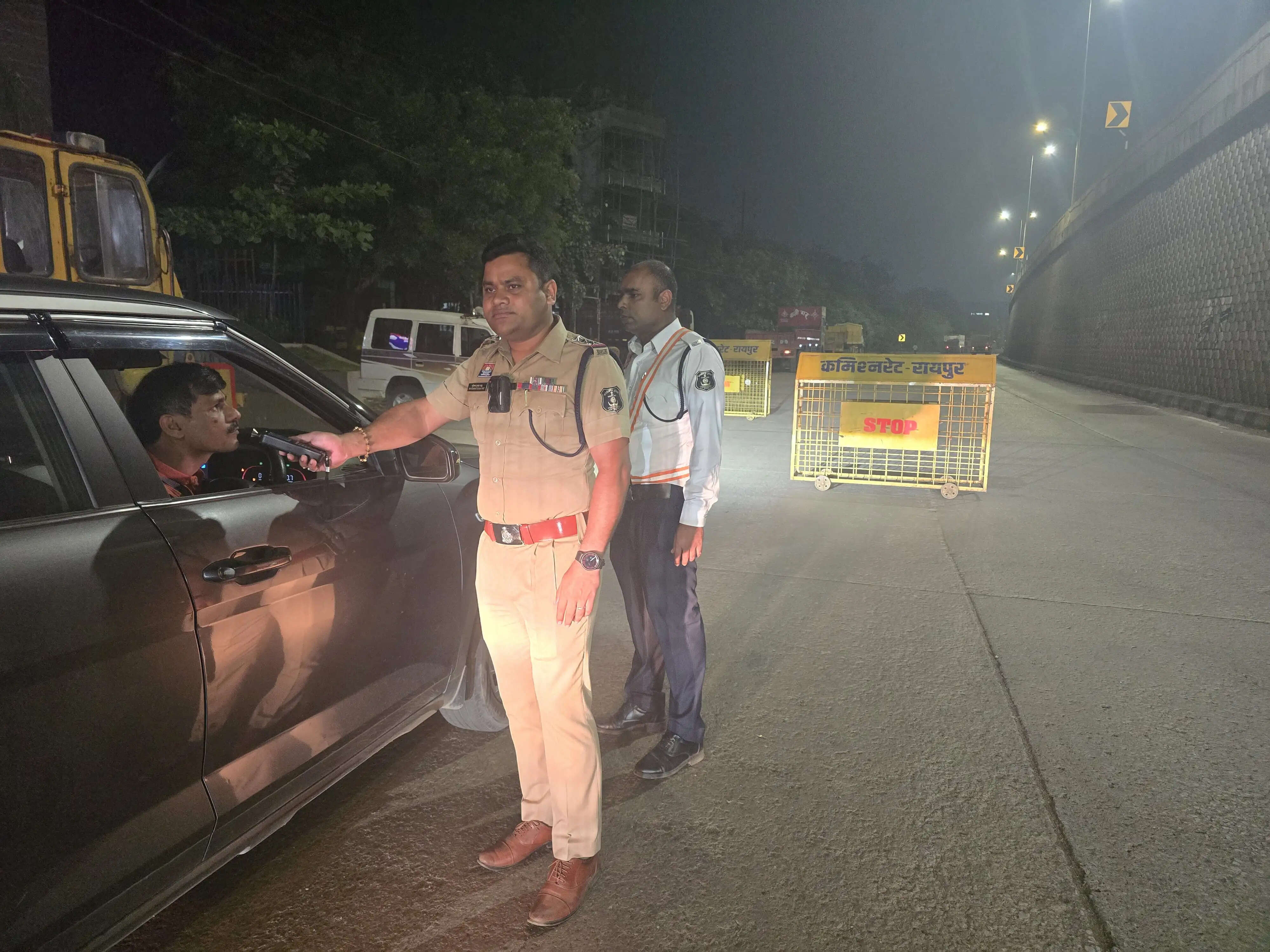नशे में गाड़ी चलाने वालों पर रायपुर पुलिस का शिकंजा, 4082 मामलों में कार्रवाई; 2597 लाइसेंस सस्पेंड