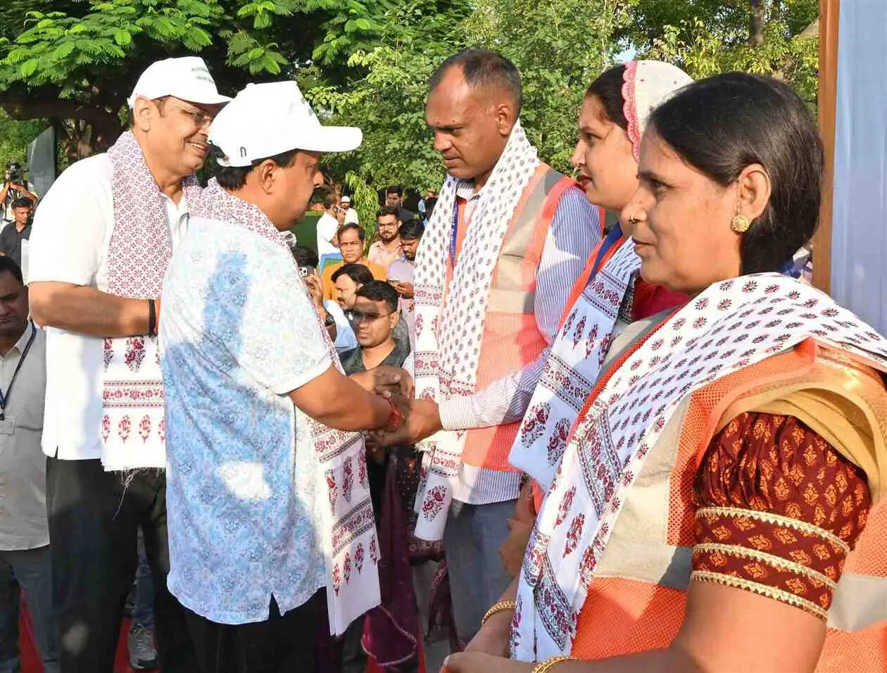 हम शपथ लें कि हमेशा हमारे आस पास सफाई रखेंगे और जितना हो सके श्रमदान करेंगे: नितिन नवीन