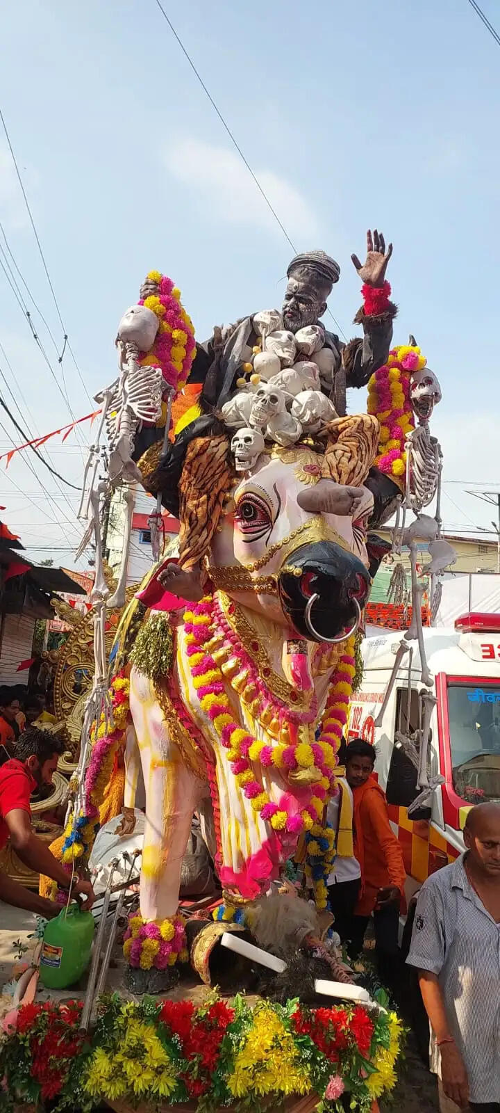 आदिवासी नृत्य और झांकी रही आकर्षण के केन्द्र