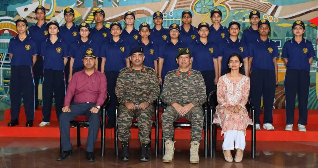 ब्रिगेडियर डी.एन. पांडे ने एसएमवीडीयू में एनसीसी गतिविधियों की समीक्षा की, कैडेट भावना की सराहना की