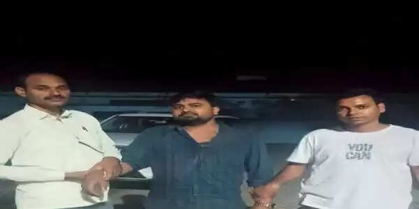 रानीगंज के बीडीओ घूस के डेढ़ लाख रूपये के साथ गिरफ्तार,निगरानी ने लेखापाल को भी किया गिरफ्तार