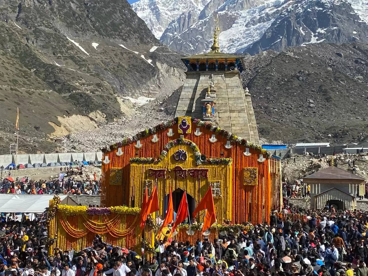 चारधाम यात्रा: बुधवार और गुरुवार को नहीं होंगे ऑफलाइन पंजीकरण, एक-एक मजिस्ट्रेट तीनों जिलों में तैनात