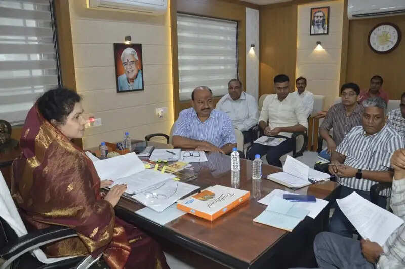 लोक-कल्याणकारी योजनाओं के प्रभावी क्रियान्वयन में शिथिलता न बरती जाए: राज्यमंत्री कृष्णा गौर