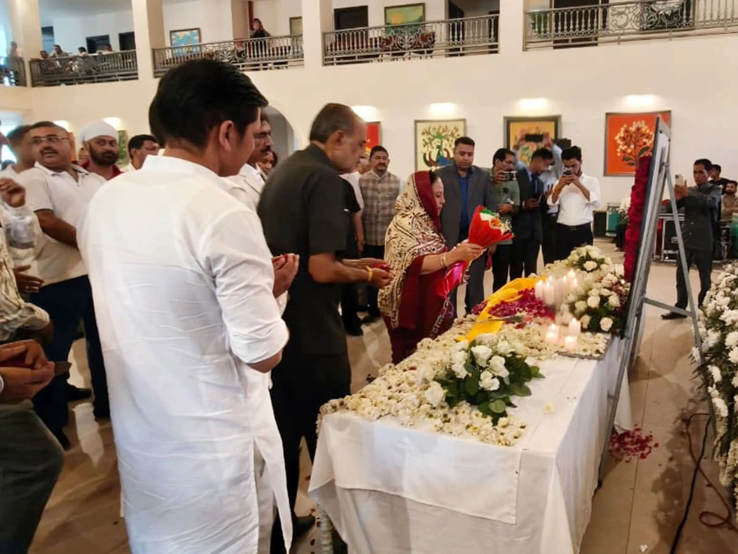 संचार क्रांति मसीहा सुख राम को श्रद्धांजलि देने उमड़ा जनसमूह