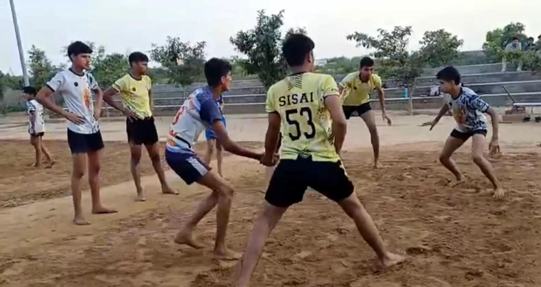 हिसार : नशे पर रोक व खेलों को बढ़ावा देने के लिए पुलिस ने करवाई कबड्डी प्रतियोगिता