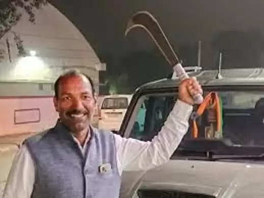 भाजपा नेता मनोहर धाकड़ पर एफआईआर दर्ज, दिल्ली-मुंबई एक्सप्रेस वे पर महिला के साथ वायरल हुआ था अश्लील वीडियो