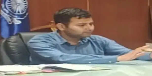 अफवाहों पर भरोसा न करें, पेट्रोल-डीजल की कमी नहीं : एसडीओ