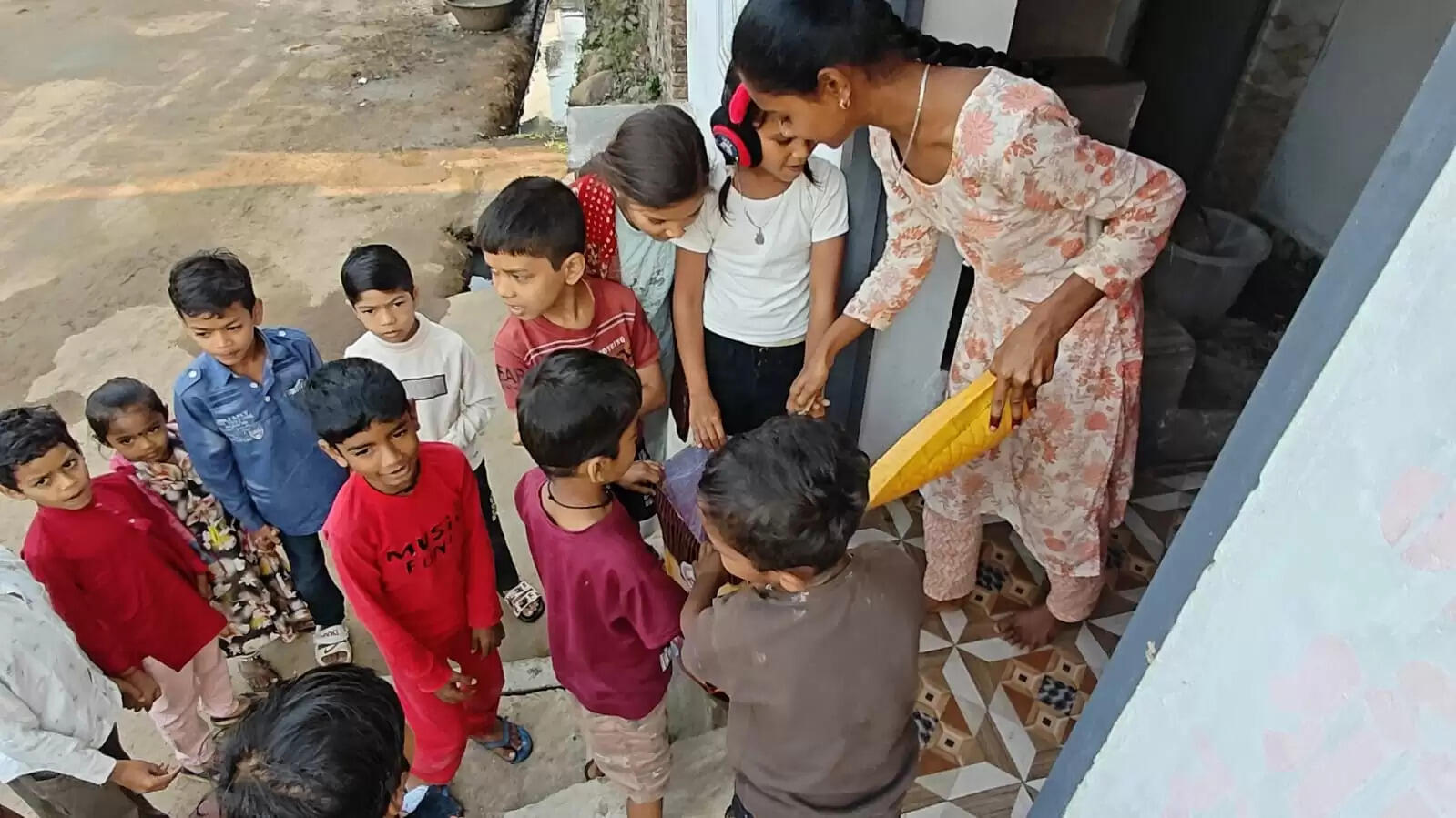 उत्साह से मना दान का महापर्व छेरछेरा