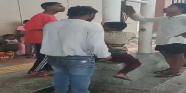 अनूपपुर: पैसे मांगने पर युवक भड़के, रेलवे स्टेशन पर 10 वर्षीय बच्चे को खंभे से बांधने का मामला, 6 आरोपी हिरासत में