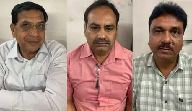 (अपडेट) इंदौरः पीडब्ल्यूडी के तीन अधिकारी रिश्वत लेते गिरफ्तार