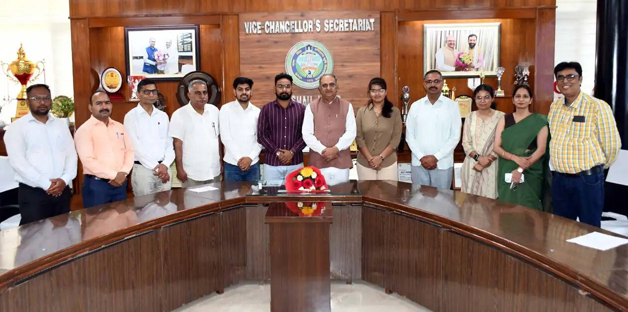 हिसार : एचएयू के तीन विद्यार्थी राज्य स्तरीय एनएसएस अवॉर्ड के लिए चयनित