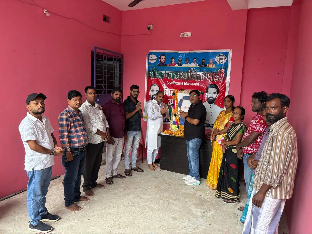 रामविलास पासवान की छठी पुण्यतिथि पर लोजपा (रामविलास) ने किया श्रद्धांजलि कार्यक्रम