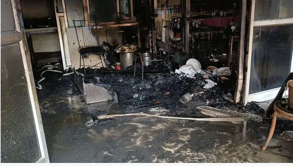 मधु बाजार के रेस्टोरेंट में भीषण आग, लाखों का सामान जलकर राख