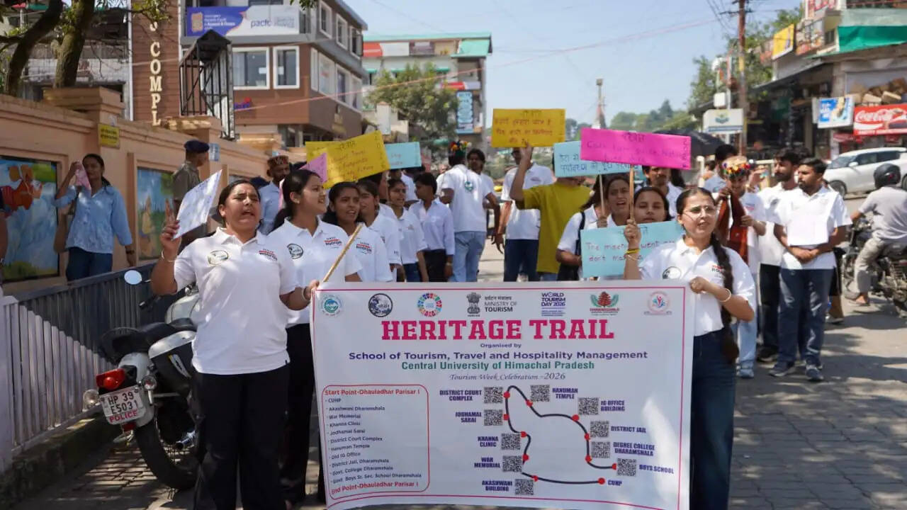विश्व पर्यटन दिवस : सीयू के छात्रों ने निकाली हेरिटेज रैली