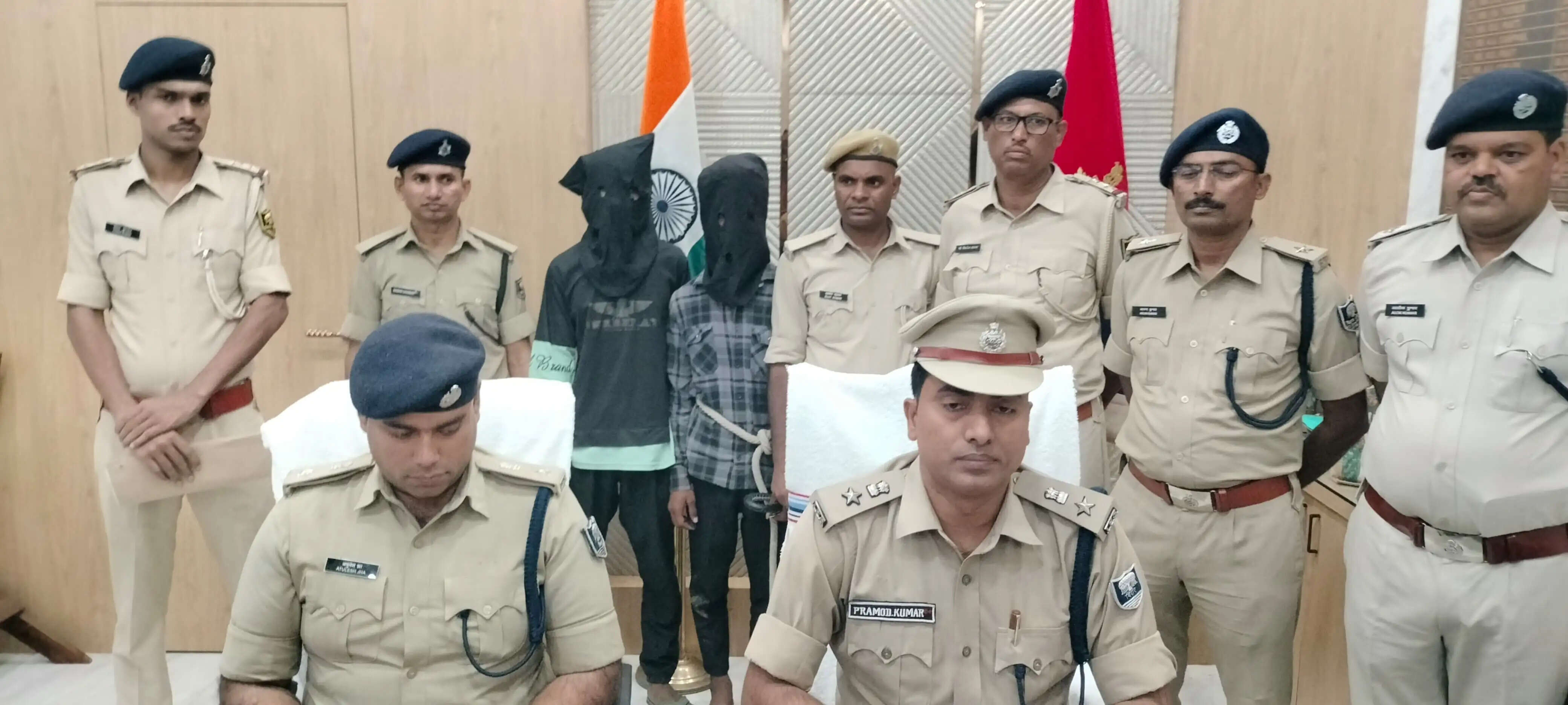 आभूषण चोरी करने वाले दो अभियुक्त 36 घंटों के अंदर गिरफ्तार, आभूषण बरामद
