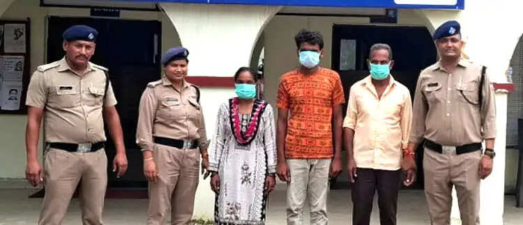 हत्या के मामले में महिला समेत तीन वांछित गिरफ्तार