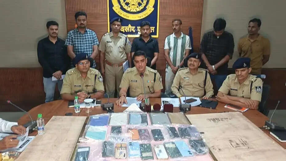 मंदसौर : मेट्रीमोनियल प्लेटफॉर्म पर साढ़े सात लाख की ठगी, अंतरराज्यीय साइबर गिरोह के छह आरोपित गिरफ्तार