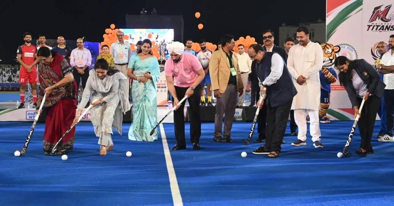 देश में खेलों को बढ़ावा देने के लिए बड़े पैमाने पर हो रहा आयोजन : केंद्रीय खेल राज्य मंत्री डॉ.खड़से