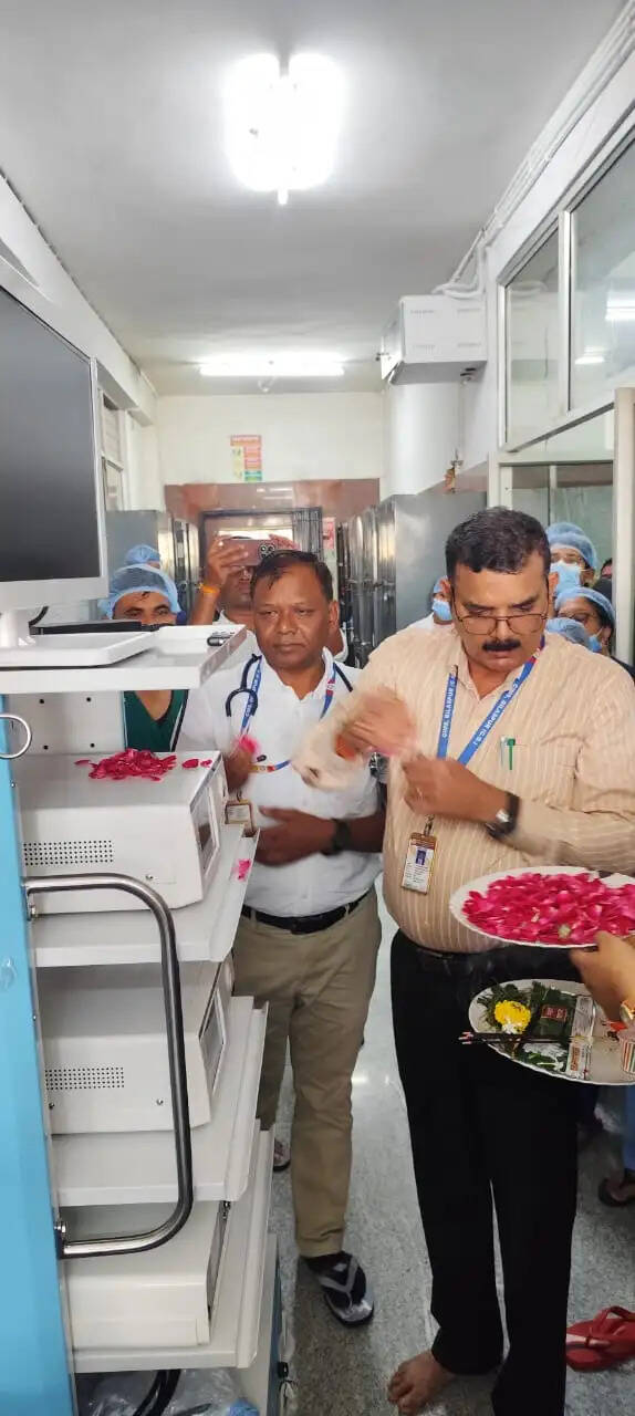 बिलासपुर सिम्स में नी-आर्थ्रोस्कोपी और सी-आर्म मशीनों का शुभारंभ