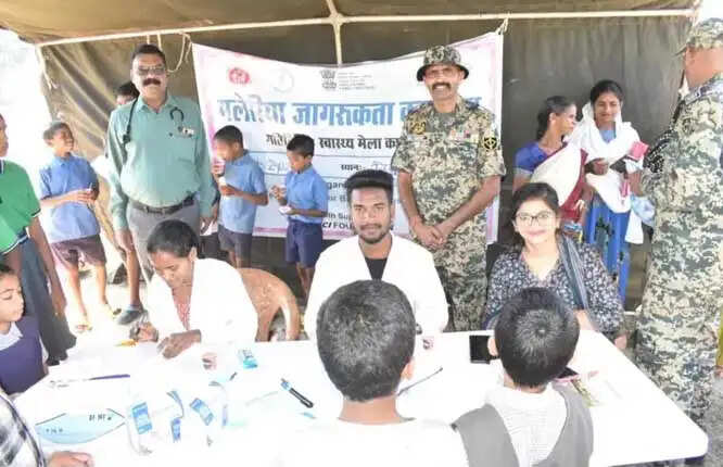 बीएसएफ के निशुल्क चिकित्सा एवं नेत्र शिविर में 250 ग्रामीणों का हुआ उपचार