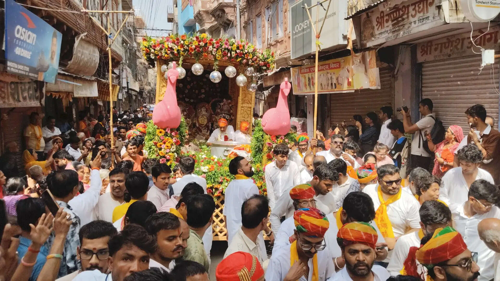 हरिनाम संकीर्तन से गूंजा शहर, भगवान जगन्नाथ की निकाली रथयात्राएं