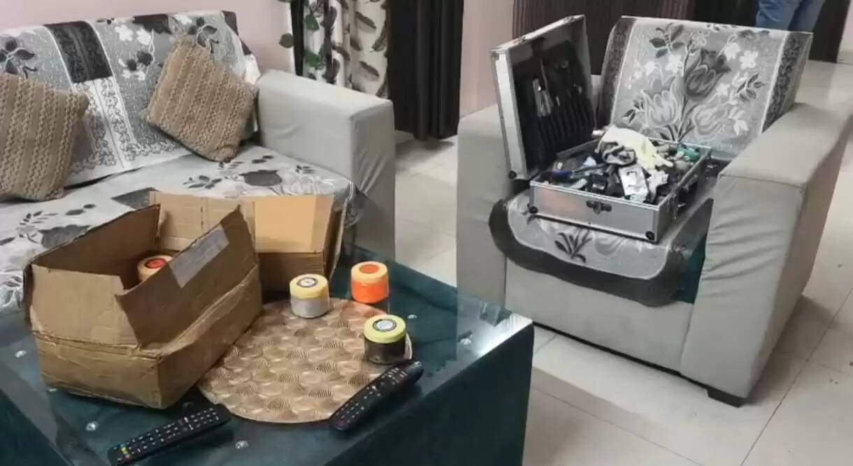 रामगढ़ में पंचवटी अपार्टमेंट के तीन फ्लैटों का ताला तोड़कर लाखों की चोरी, पुलिस जांच में जुटी