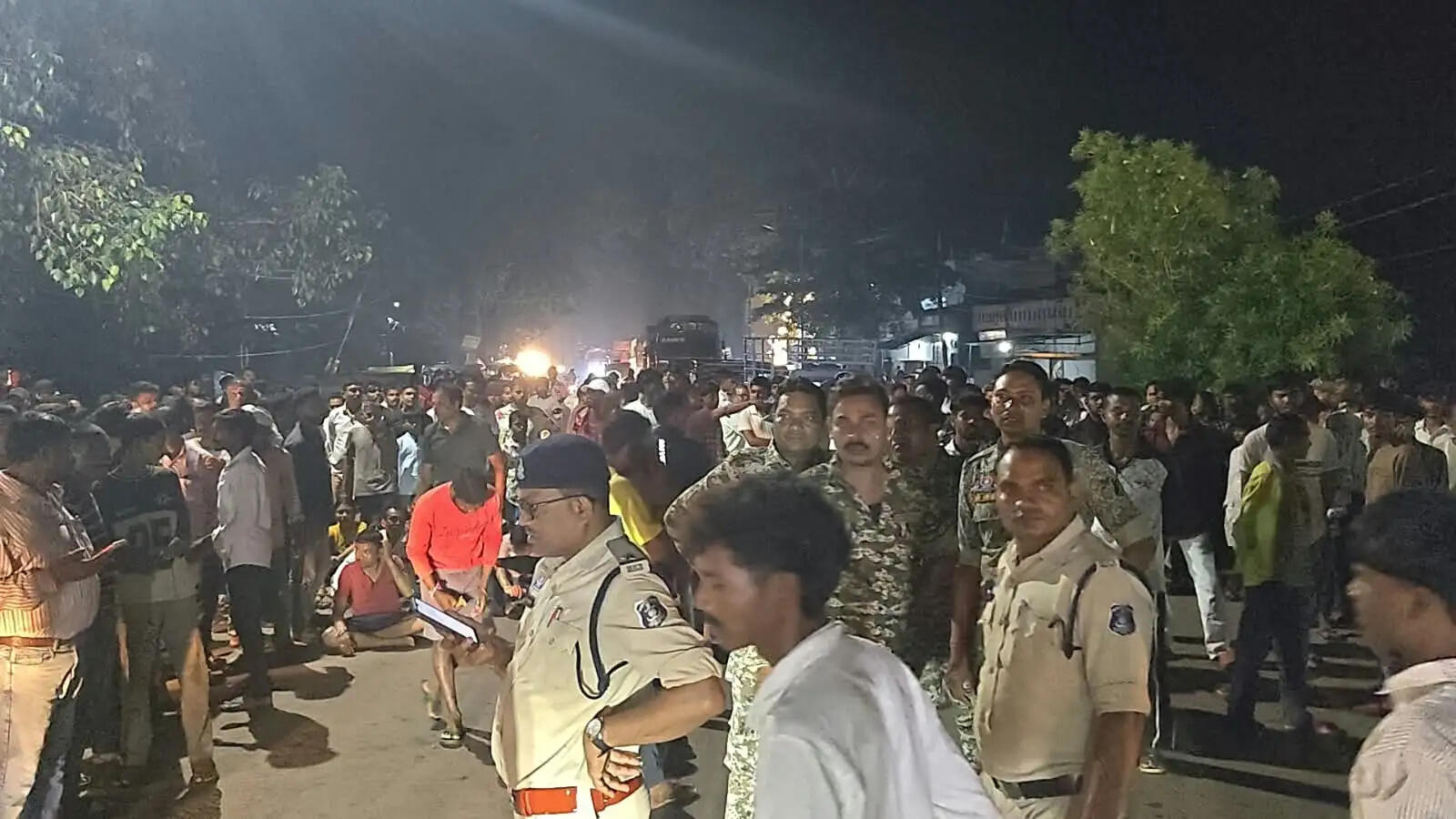 सात साल का मासूम नाले में गिरा, पाइप में फंसे होने की आशंका