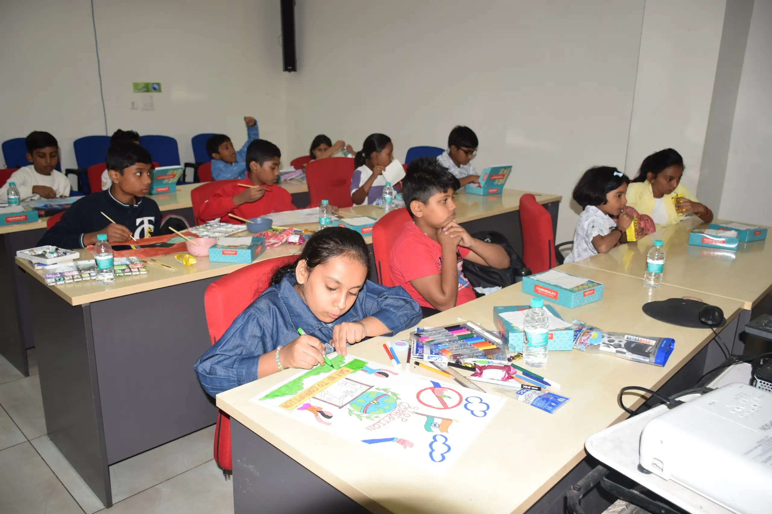 सीसीएल में बच्चों के लिए कविता पाठ प्रतियोगिता आयोजित