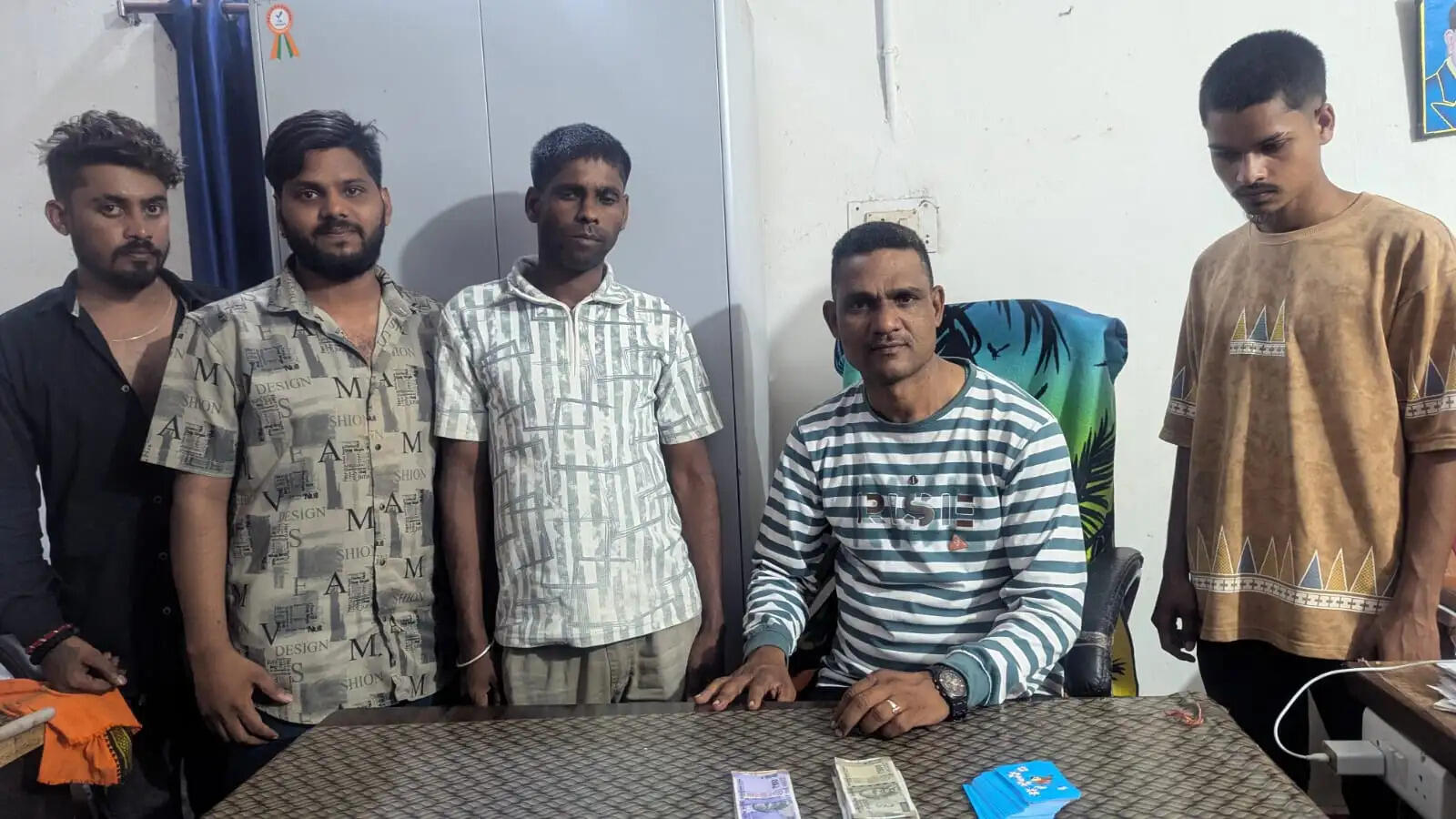 पामगढ़ में 11 जुआरी गिरफ्तार, 22,300 रुपये नकद और पांच माेटरसाइकिल जब्त