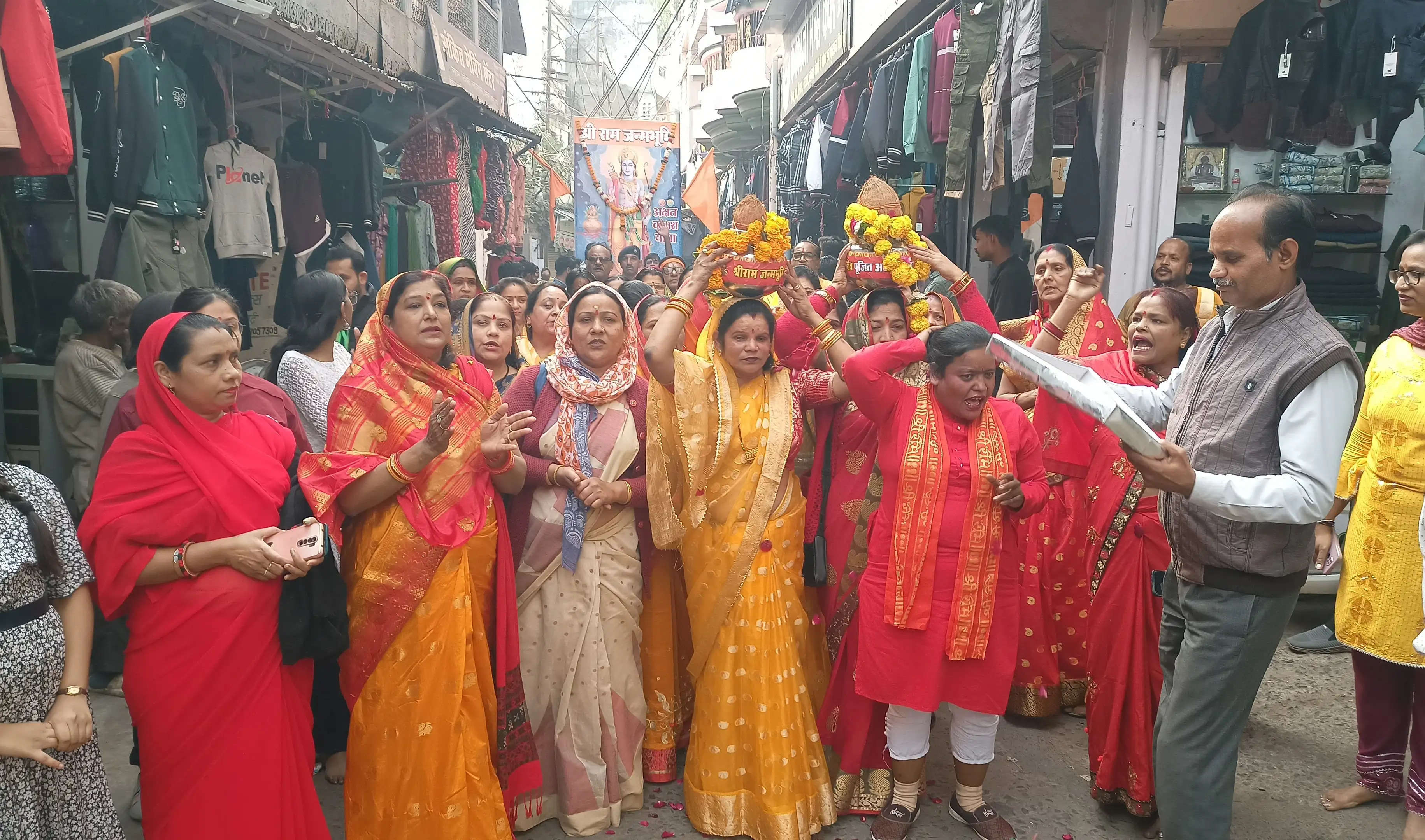 जबलपुर: धूमधाम से निकली श्री राम मंदिर अक्षत कलश यात्रा, कल से होगा हल्दी चावल का घर-घर वितरण