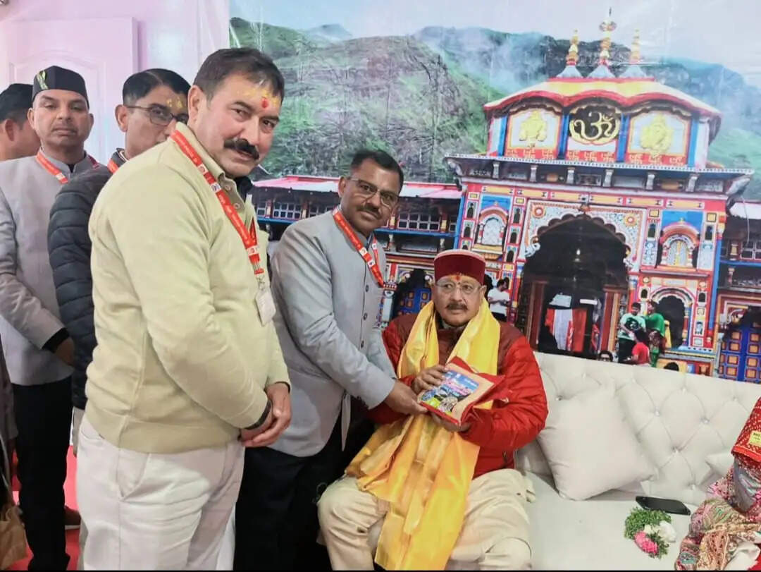 केदारनाथ और बदरीनाथ धाम पहुंचे पर्यटन मंत्री महाराज