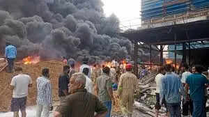 धार:&nbsp;पीथमपुर इंडस्ट्रियल एरिया की कंपनी में लगी आग पर&nbsp;9 घंटे में पाया&nbsp;जा&nbsp;सका&nbsp;काबू,&nbsp;25 डंपर रेत और 12 दमकलें लगीं