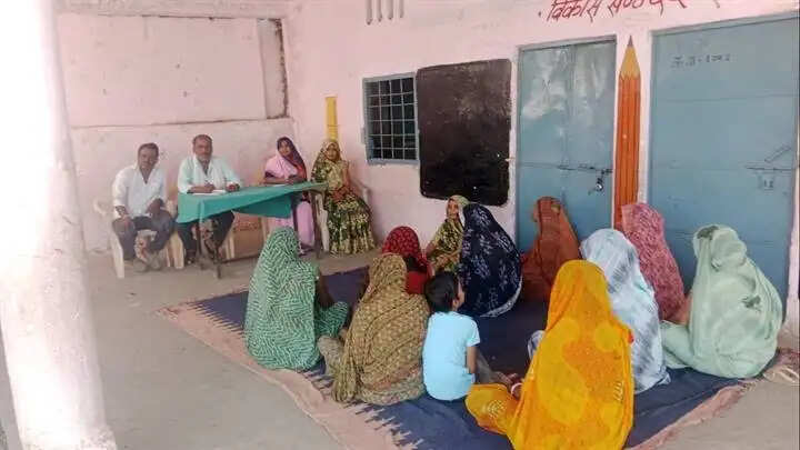सीहोरः अंतरराष्ट्रीय महिला दिवस पर ग्राम पंचायतों में हुईं विशेष ग्राम सभाएं, महिलाओं को किया गया जागरूक