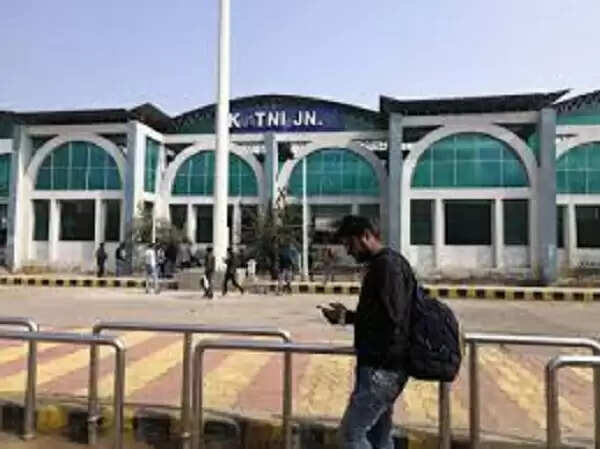 कटनी में ट्रेन की चपेट में आने से युवक की दर्दनाक मौत