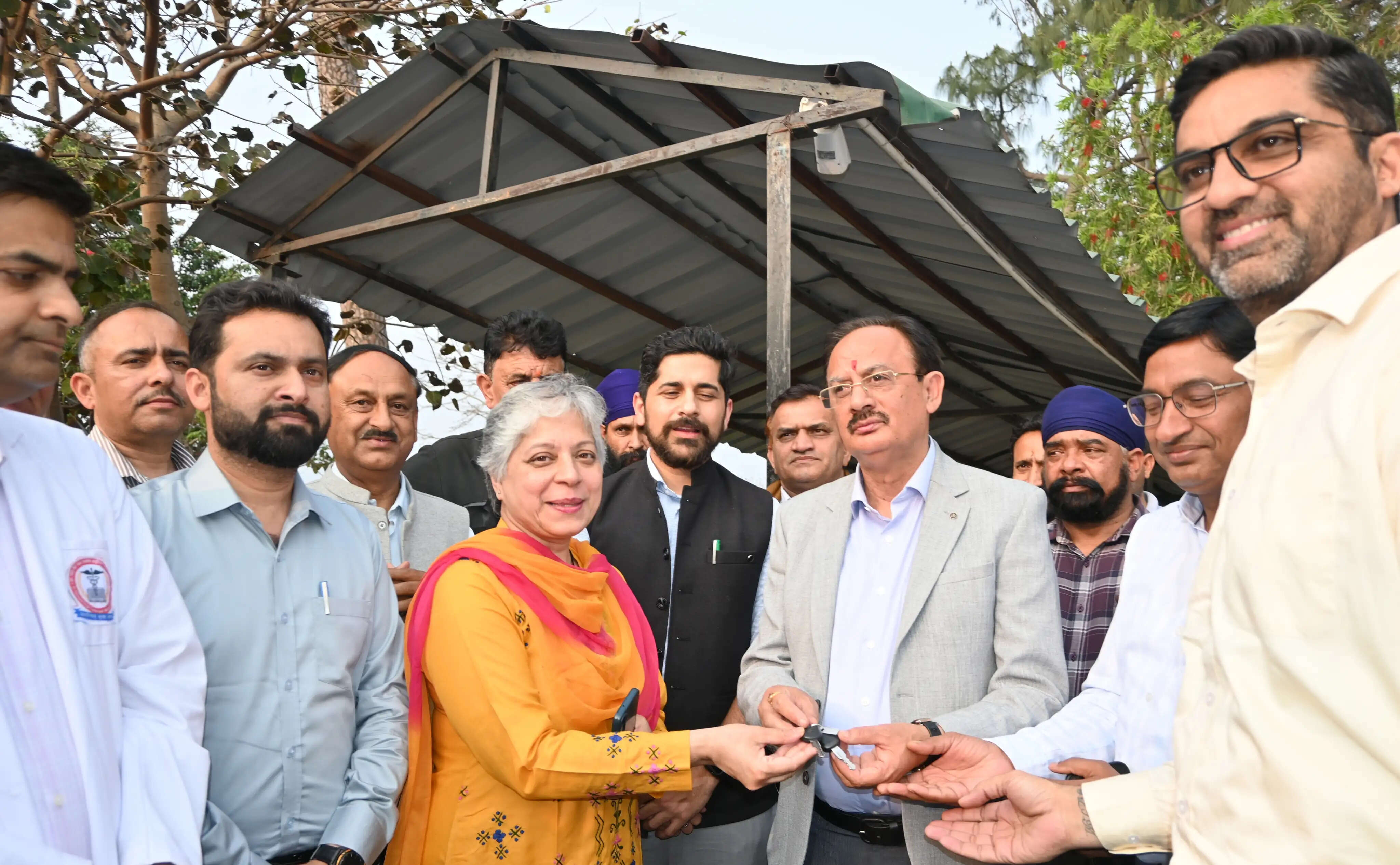 कॉर्पोरेट सामाजिक दायित्व&nbsp;के तहत मैडिकल कॉलेज नाहन को मिलेगी एम्बुलेंस