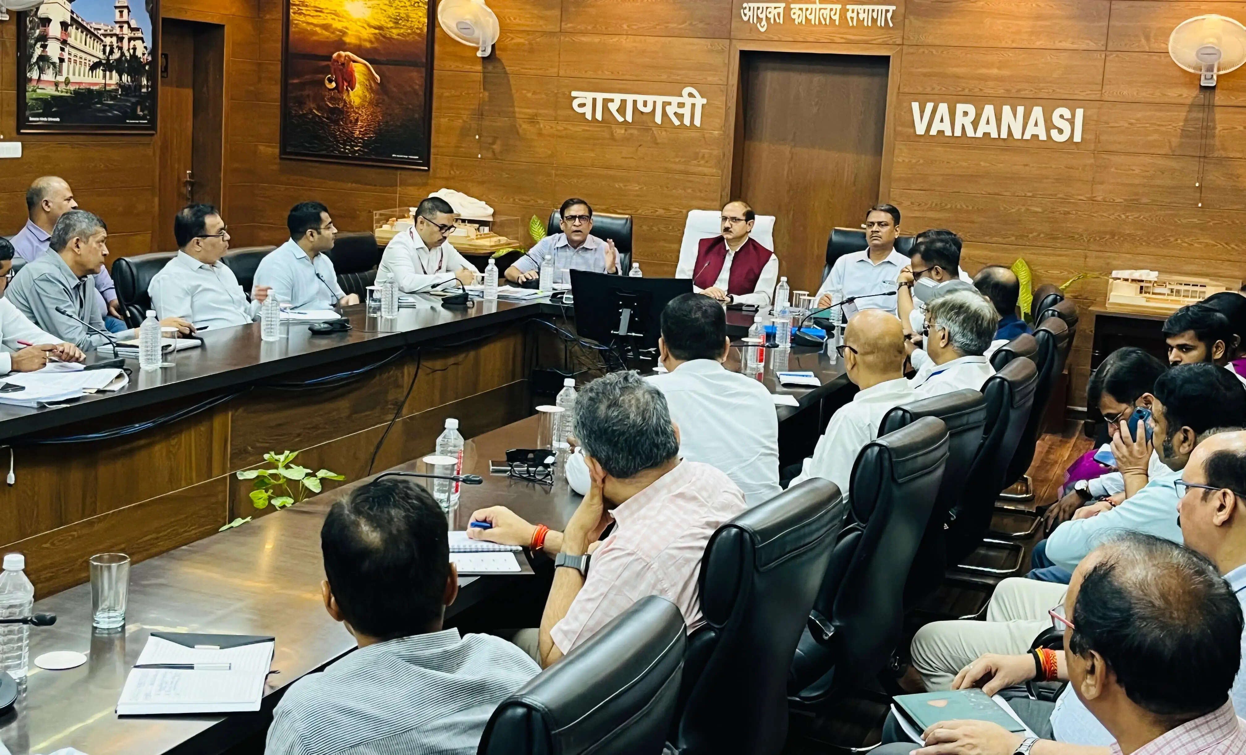 वाराणसी आने वाले देशी एवं विदेशी पर्यटकों को बेहतर अनुभव दिलाने के लिए मिलकर कार्य करें : केंद्रीय पर्यटन सचिव
