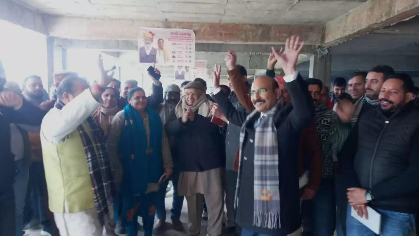 जम्मू-कश्मीर में महाराष्ट्र के बीएमसी चुनावों में भाजपा की ऐतिहासिक जीत का जश्न