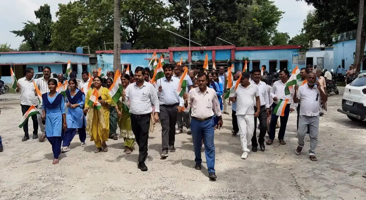 हर घर तिरंगा अभियान का पिपरा में आगाज, राष्ट्रध्वज के साथ दिखा देशभक्ति का उत्साह