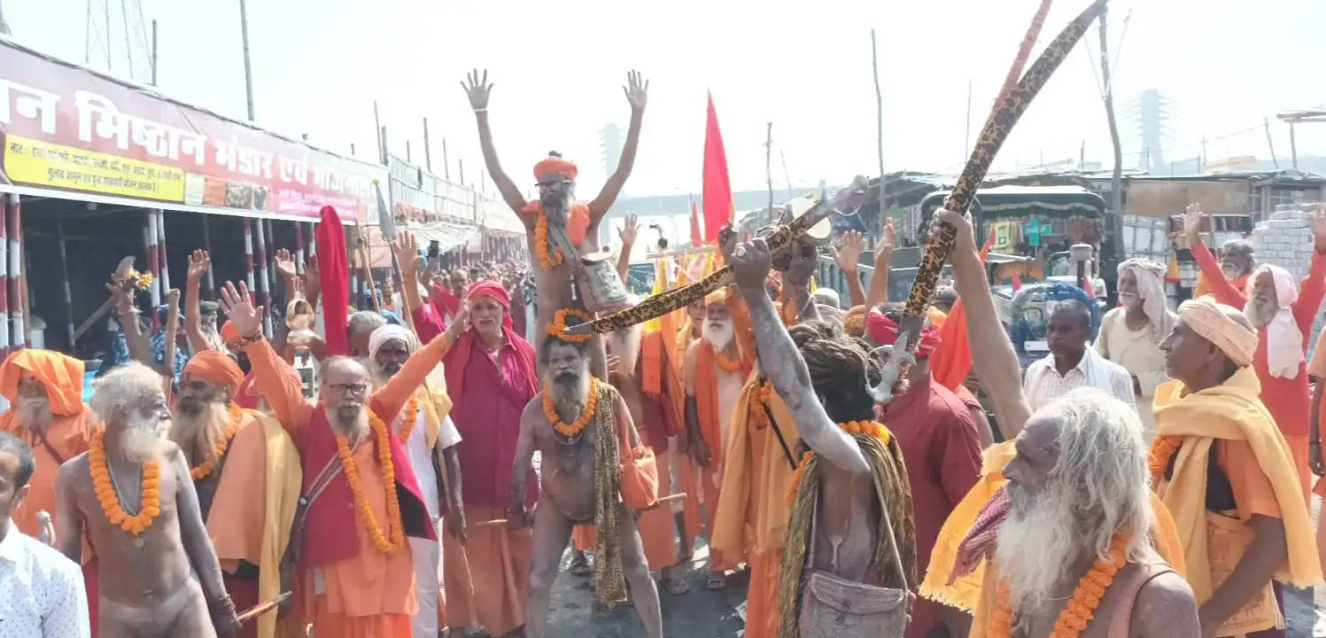 सिमरिया राजकीय कल्पवास मेला में हुई प्रथम वृहत परिक्रमा, गूंज उठा जय श्रीराम