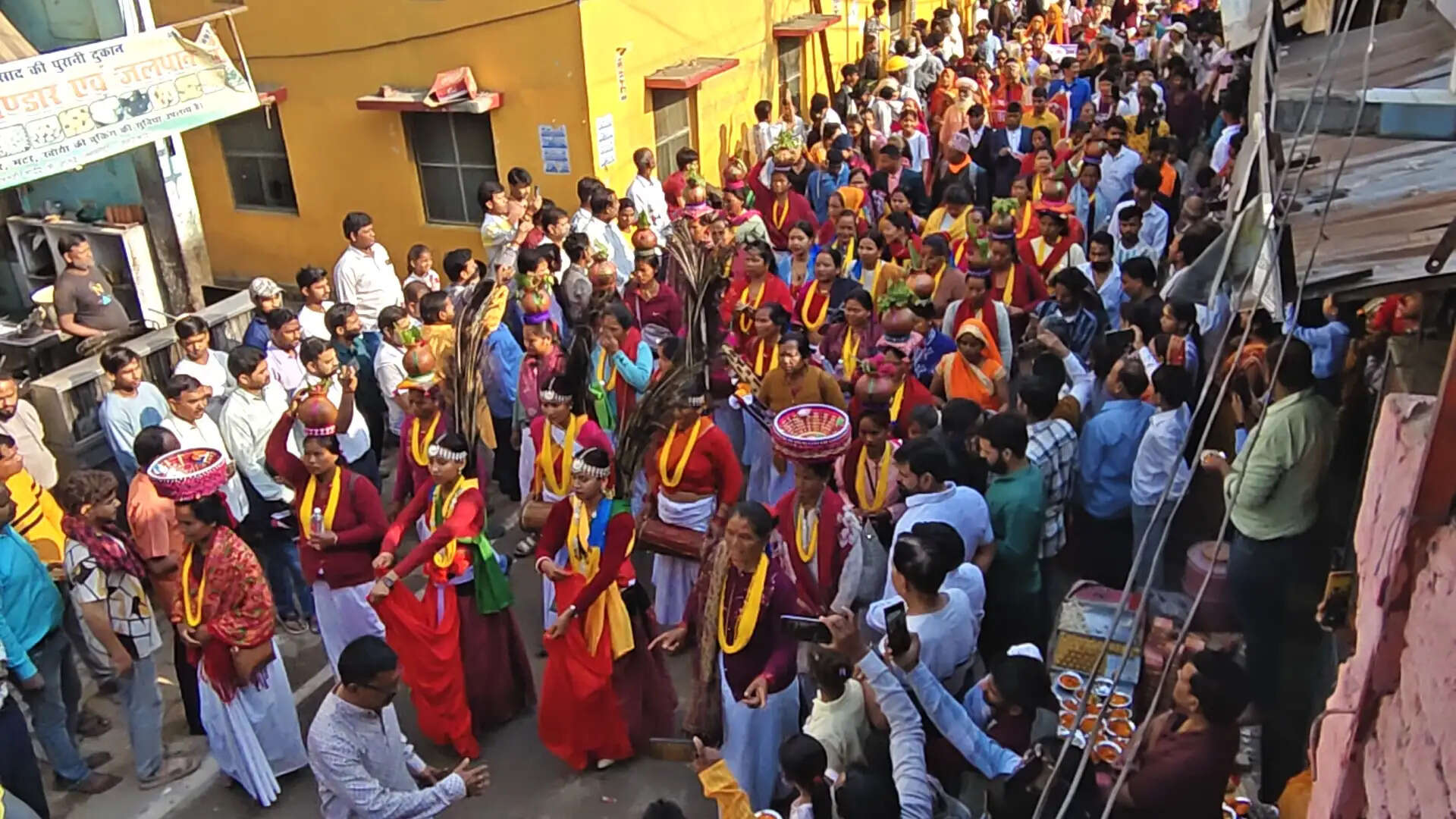 नेपाल से रतन नाथ योगी की शोभायात्रा पहुंची शक्तिपीठ देवीपाटन