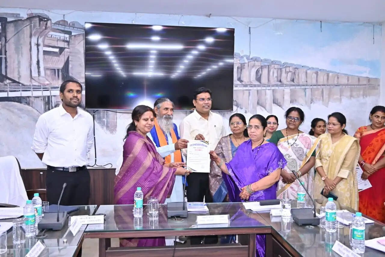 डुबान क्षेत्र की आंगनबाड़ी कार्यकर्ताओं का सम्मान, उत्कृष्ट सेवाओं को मिली सराहना