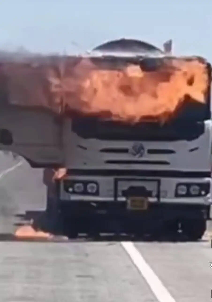 राजगढ़ में चलते ट्रॉले में लगी आग, चालक की सूझबूझ से टला बड़ा हादसा