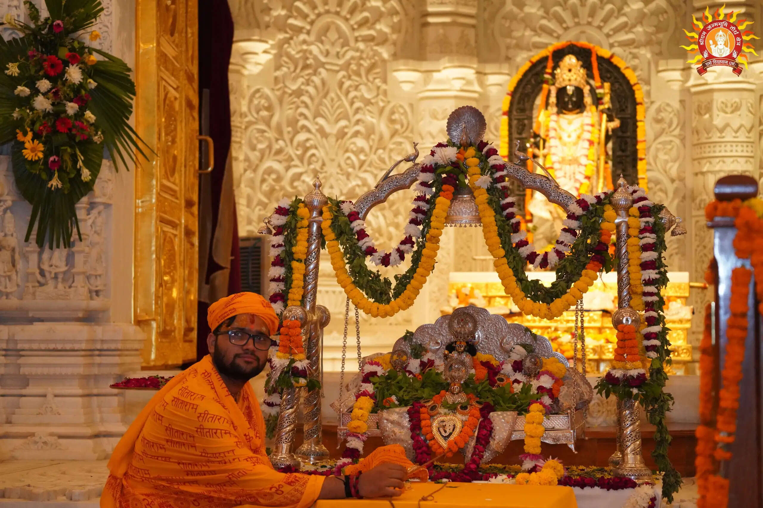 श्री राम जन्मभूमि: प्रभु श्रीराम भाइयों के साथ झूला झूल रहे, शेषावतार की विशेष पूजा